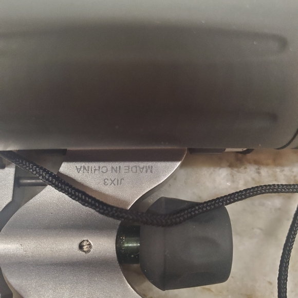 Barska  383feet/100yards  field Binoculars w/case - Picture 7 of 8